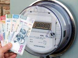 Cualquiera que sea la razón, en ocasiones, se nos pase la fecha de pago de servicios como el agua, el Internet, o la luz. ESPECIAL / CANVA