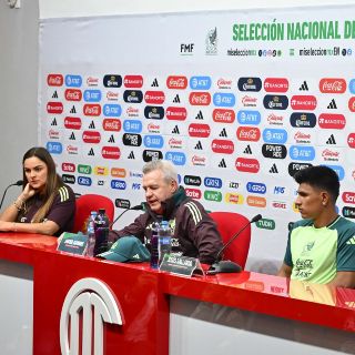 Aguirre define estrategia para enfrentar a Honduras