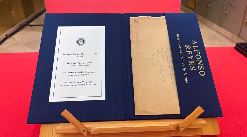 Manuscrito “Breve comentario de la Ilíada”, escrito de puño y letra por el escritor mexicano Alfonso Reyes. EFE/P. Cotelo