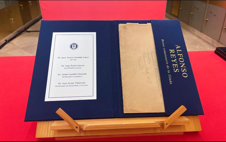 Manuscrito “Breve comentario de la Ilíada”, escrito de puño y letra por el escritor mexicano Alfonso Reyes. EFE/P. Cotelo