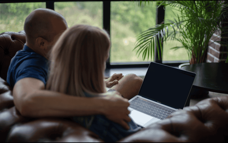 En las plataformas de Streaming hay amplios catálogos de películas, algunas de estas son ideales para disfrutar en pareja. ESPECIAL/ Imagen de Frank Rietsch en Pixabay