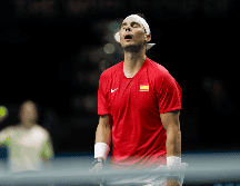 La derrota de Nadal en el primer juego fue solo el inicio del enfrentamiento al mejor de tres entre España y Holanda. EFE / J. Zapata