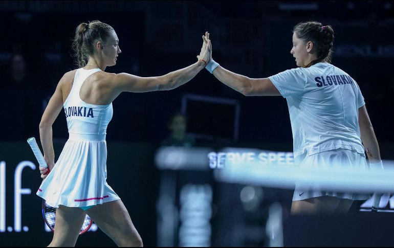Viktoria Hruncakova y Tereza Mihalikova ganaron el definitivo juego de dobles. EFE/D. Pérez
