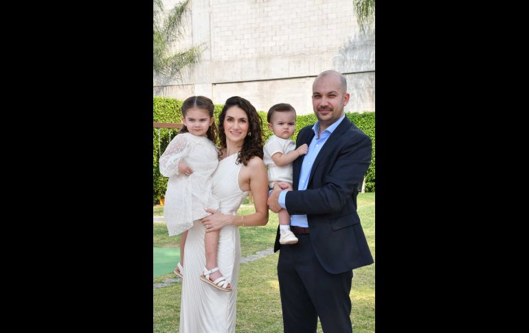 Salvador Méndez, Valeria Díaz, Andrea Méndez y Salvador Méndez. GENTE BIEN JALISCO/ M. Rached