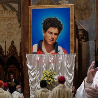 ¿Quién fue Carlo Acutis, el primer santo "millennial y digital" que será canonizado?