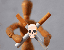 El EPOC empieza a presentarse en pacientes de más de 40 años porque estas personas tuvieron que pasar varios años expuestos al humo de cigarro, de leña o a sustancias tóxicas. NTX / ARCHIVO