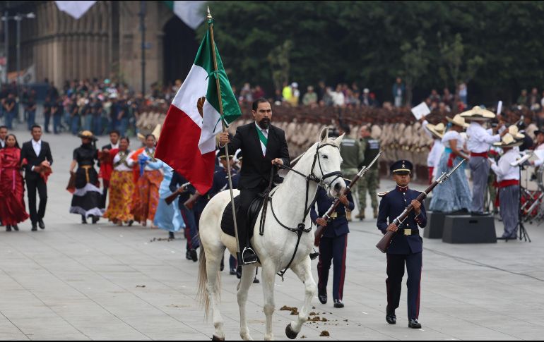 Varios contingentes participaron en el desfile en la Ciudad de México. SUN/D. Simón