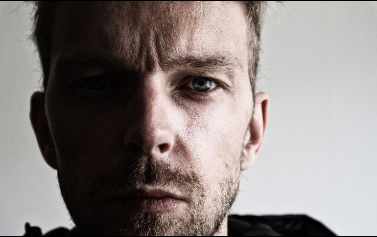 Son pequeños espasmos o contracciones en los músculos al rededor de los ojos y ocurren de manera involuntaria. ESPECIAL/ Imagen de Sammy-Sander en Pixabay