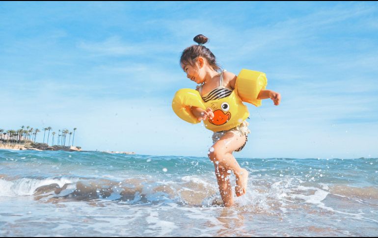 Filósofos, científicos y pensadores de todo el mundo han reflexionado sobre la relación entre la felicidad y la salud. UNSPLASH / L. RIVAS