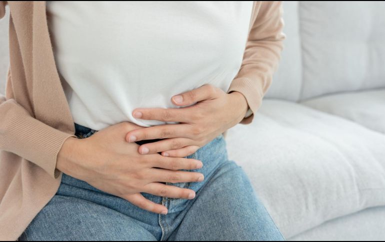 El SIBO ocurre cuando hay un exceso de bacterias en el intestino delgado, un área del sistema digestivo donde normalmente no debería haber una cantidad significativa de microorganismos.  CANVA