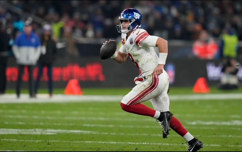 Daniel Jones tuvo un récord de 24-44-1 como titular con los Giants. AP/M. Schrader