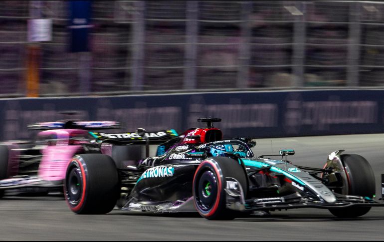 George Russell confirmó el dominio de Mercedes en Las Vegas al lograr la pole position. EFE/S. Thew