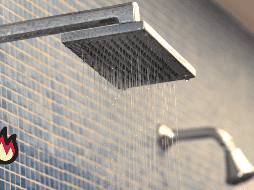 Pese a que los baños con agua caliente sean relajantes, es importante optar por los baños con agua fría, templada o tibia. EL INFORMADOR / ARCHIVO