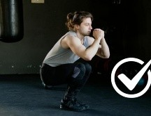 Las sentadillas no sólo sirven para fortalecer los músculos y mejorar la flexibilidad, sino también para prevenir lesiones y aumentar la energía.ESPECIAL/Pexels y Canva