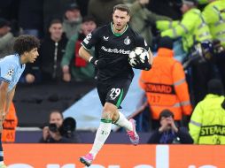 Santiago Giménez celebra su gol en Champions League ante el Manchester City. EFE/EPA/ADAM VAUGHAN