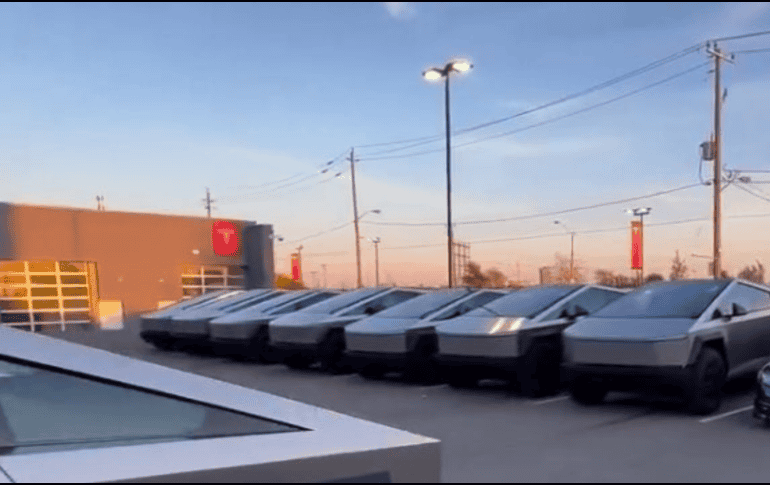 Este retiro es solo uno de los problemas más recientes para la marca, que previamente debió llevar a cabo un ajuste masivo en su flota debido a fallos en el software. X/@cybertruck