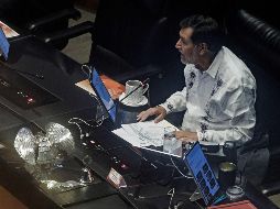 Gerardo Fernández Noroña, presidente de la Cámara de Senadores, recordó que los amparos y suspensiones señalados por el INE como motivo del retraso no son aplicables frente a reformas constitucionales ni procesos electorales. SUN/Y. Osnaya