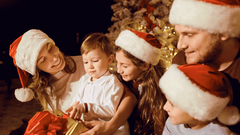 Se recomienda que tomes tu tiempo para elegir los regalos y saltarte las compras de último momento. ESPECIAL/&nbsp;studioroman