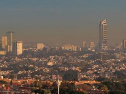 Semadet recomendó mantener cerradas puertas y ventanas y utilizar cubrebocas si se tiene alguna enfermedad respiratoria. EL INFORMADOR / ARCHIVO