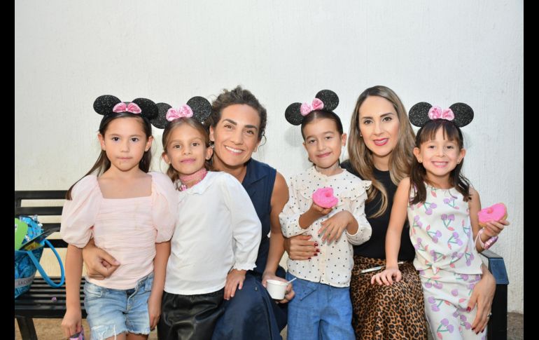 Romina Monrreal , Maria Navarro, Karla Sainz, Maria González, Brenda de Santiago y Renata Morales. GENTE BIEN JALISCO / M. Rached
