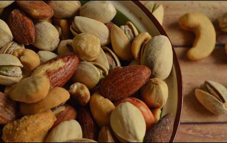 Ante cualquier duda que tengas en torno a tu alimentación puedes consultar al médico, para que te indique según tu caso personal. ESPECIAL / CANVA