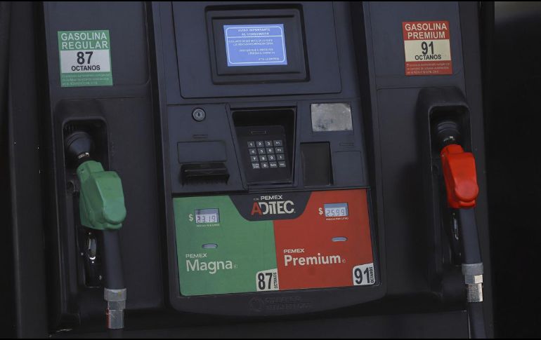 Los diputados del PRI Jerico Abramo Masso y Emilio Suarez Licona sostuvieron que hoy los mexicanos tienen una gasolina muy cara. EL INFORMADOR/ARCHIVO