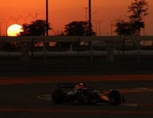 Checo Pérez, quien ha enfrentado una temporada irregular, reconoció que los ajustes realizados hasta ahora no han rendido frutos. EFE / A. Haider