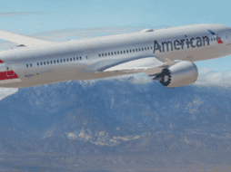 El suceso tuvo lugar en un trayecto de Milwaukee a territorio de Texas del vuelo 1915 de American Airlines. X/@AmericanAir