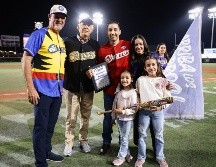 Amadeo Zazueta recibió un reconocimiento por su vasta y extraordinaria trayectoria con la novena albiazul. CORTESÍA/ Charros de Jalisco.