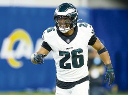 Saquon Barkley lidera la Liga en yardas y hoy se medirá a su par, Derrick Henry, quien es segundo con los Ravens. AFP