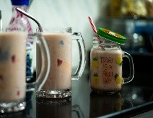 Ambos licuados son opciones ricas y funcionales para un desayuno o una merienda energética. UNSPLASH / FUSEVIEWS