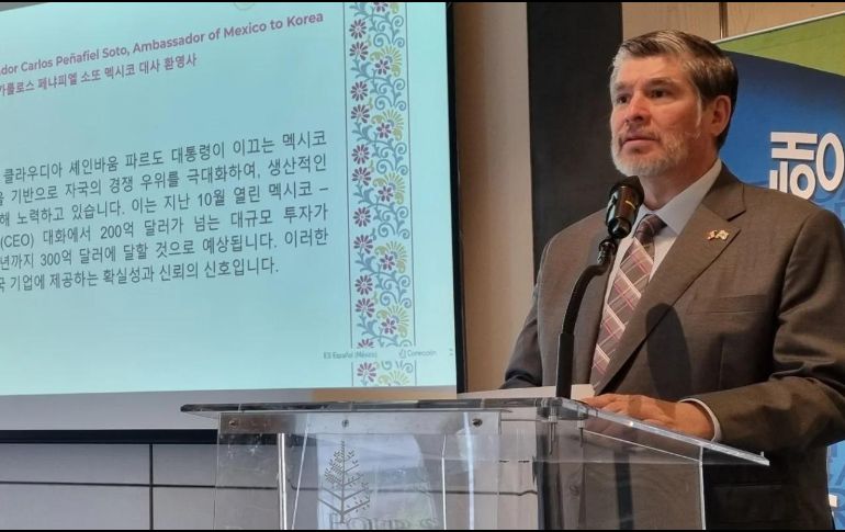 Carlos Peñafiel Soto, embajador de México en Corea del Sur en un evento realizado en Seúl el mes pasado. ESPECIAL / FACEBOOK Embajada de México en Corea