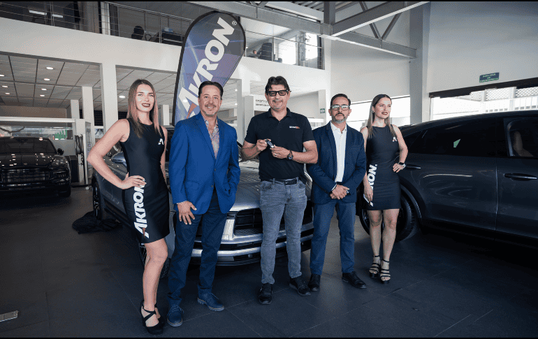 Porsche le entregó un premio a José Saturnino Cardozo por su 