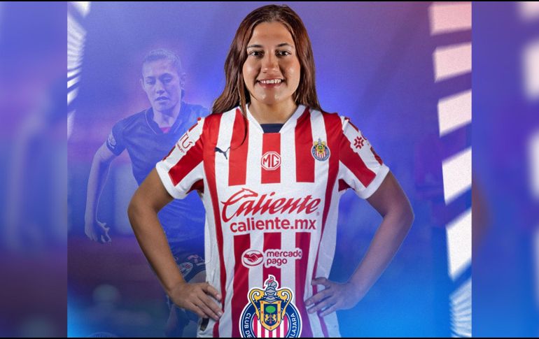 Bianca nació en California, Estados Unidos, pero es hija de padres mexicanos, por lo que cumple con el requisito para poder formar parte de la institución rojiblanca. x / @ChivasFemenil