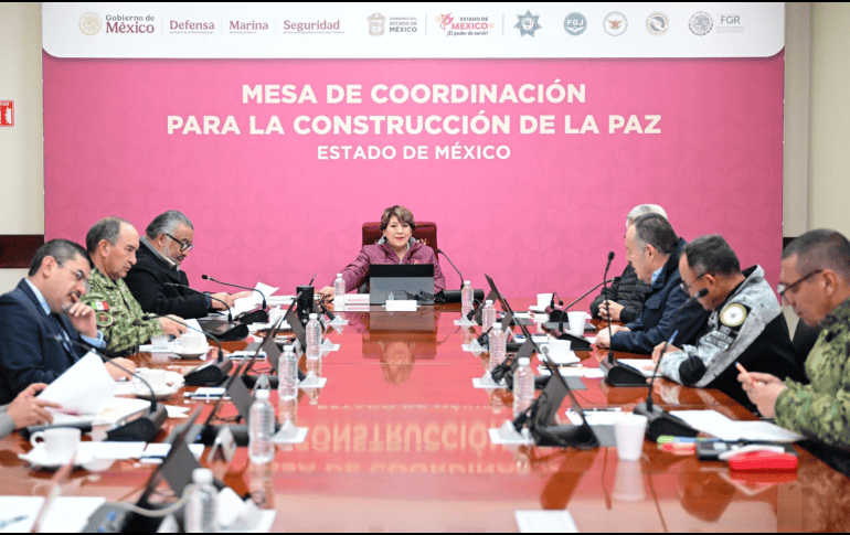 La gobernadora Delfina Gómez Álvarez y los integrantes de la mesa analizaron los resultados de la estrategia de seguridad implementada en esta administración. X/@delfinagomeza