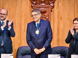 Ramírez aseguró que en esta etapa de su vida puede cambiar y desafiar la realidad en los libros al recordar que su oficio siempre será la escritura. ESPECIAL/UdeG