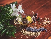 Estas infusiones son una excelente alternativa natural para promover el descanso. UNSPLASH / L. Hobbs