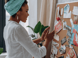 Crear un vision board no solo es una actividad creativa y divertida, sino también una herramienta que puede ayudarte a centrarte en lo que realmente importa.  CANVA