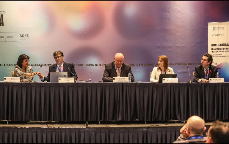 Expertos dialogaron sobre el uso ético de la Inteligencia Artificial y la influencia de las redes sociales en la vida contemporánea. EL INFORMADOR / A. Navarro