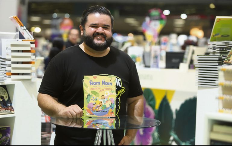 Rafael Carbajal presentó el libro “Ñam ñam, ¿Qué ondilla con la comida?” en la FIL 2024. GENTE BIEN • CLAUDIO JIMENO.