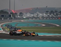 El mexicano destacó que el desempeño del RB20 mejora cuando se simulan condiciones de carrera con más combustible, pero señaló que el problema principal es el rendimiento en vueltas rápidas. EFE / A. Haider