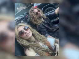 Justin Long es uno de los músicos que acompaña a Paris en sus conciertos y presentaciones en festivales. ESPECIAL / Instagram / @parisjackson.