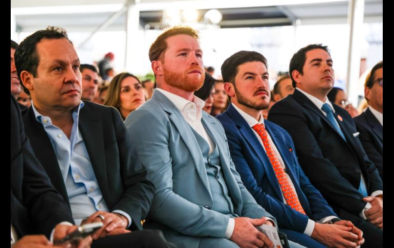 El boxeador, Saúl Canelo Álvarez durante la toma de protesta de Pablo Lemus como Gobernador de Jalisco.  EL INFORMADOR/ A. Navarro.