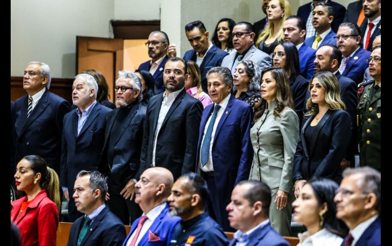 Los ex gobernadores de Jalisco:  Alberto Cárdenas Jiménez, Emilio González Márquez, Gerardo Octavio Solís Gómez (gobernador interino) y el alcalde de Tlajomulco, Gerardo Quirino, durante la toma de protesta de Pablo Lemus como Gobernador de Jalisco.  EL INFORMADOR/ A. Navarro.