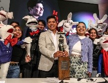 Ante un nutrido público con marionetas de conejos a la vista, el cartonista y periodista gráfico se mostró conmovido durante su discurso. EL INFORMADOR/A.NAVARRO