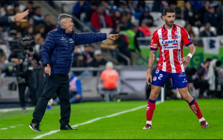 Torrent felicitó a su equipo por no dejar de competir a pesar del abultado marcador. EFE/M. Sierra