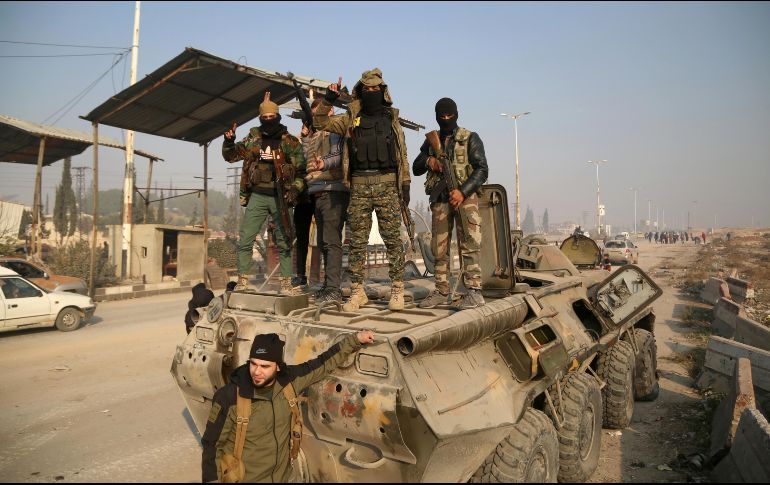 Estados Unidos tiene unas 900 tropas en Siria, que incluyen a las fuerzas que trabajan con aliados kurdos. EFE/B. Hammoud