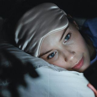 ¿Qué sucede si uso mi celular antes de dormir?