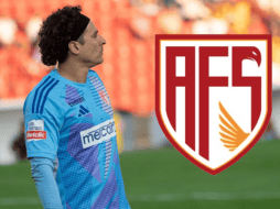 Guillermo Ochoa durnate un partido con su club, el AVS de Protugal. X / @afs_viladasaves