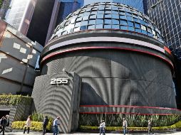 En la jornada, el peso no registró variación porcentual frente al dólar, al cotizar en 20.12 unidades por billete verde, mismo cifra del pasado viernes, según datos del Banco de México. EFE / ARCHIVO